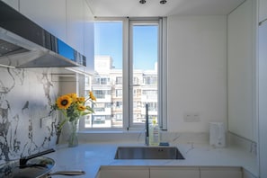 Lägenhet Senior | Eget kök | Kylskåp, grytor/köksredskap och pappersservetter