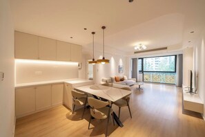 Senior Apartment | Dining room - Book and Bed - Xujiahui (Shanghai)
