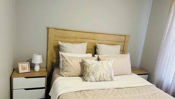 2 bedrooms, iron/ironing board, WiFi, bed sheets