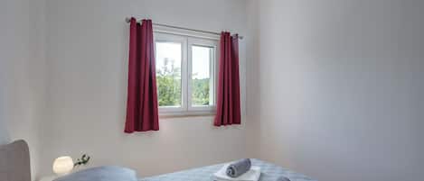 Family House, Multiple Bedrooms, 2 Bathrooms (Holiday Home with Pool near Makarsk) | 3 bedrooms, free WiFi, bed sheets