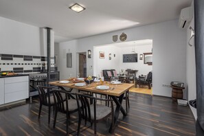 Dining - Holiday Home With Pool Near Makarsk (Proložac)