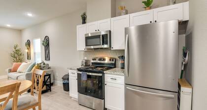 Patio & Fenced Yard: Home Close to Dtwn Houston!