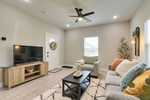 Apartment (2 Bedrooms) | Front of property