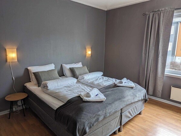 2 chambres, fer et planche Ă repasser, Wi-Fi, literie fournie