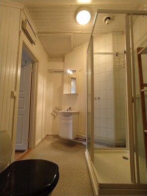 Free toiletries, towels - Railway loft apartment (OJ1-3) (Narvik)