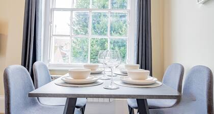 WhiskAwayHomes Shaw Street Apartment 5