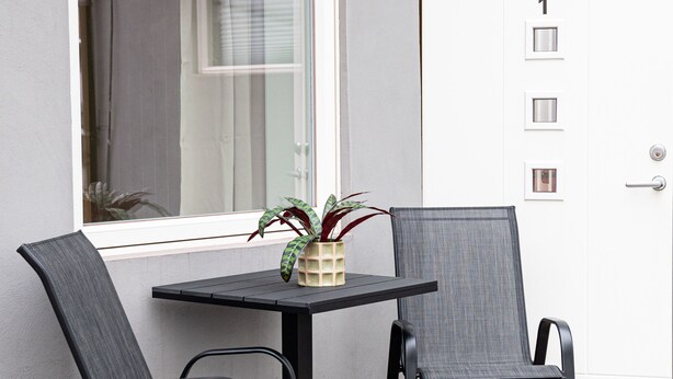 Outdoor dining - Modern apartment near train station (H77A) (Narvik)