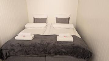 1 bedroom, iron/ironing board, WiFi