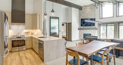 Sauna & Ski Shuttle Access: Mtn-view Condo in Avon