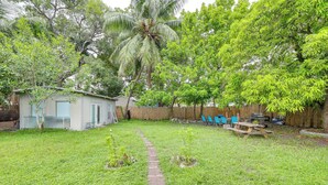 Interior - 5 Mi to Beach: Home w/ Shared Yard in North Miami (North Miami)