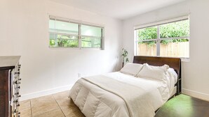 Interior - 5 Mi to Beach: Home w/ Shared Yard in North Miami (North Miami)