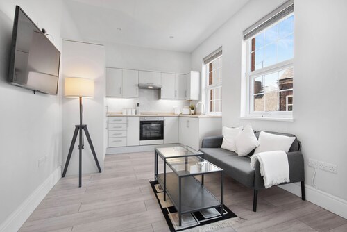 WhiskAwayHomes Taylor Bennett Apartment 1