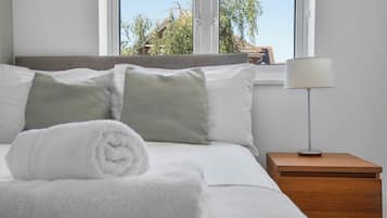 3 quartos, ferros/tábuas de passar roupa, Wi-Fi de cortesia