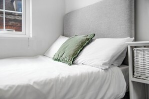 1 bedroom, iron/ironing board, free WiFi