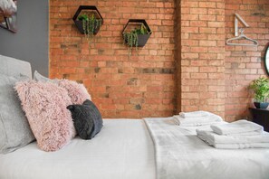 1 Schlafzimmer, Schreibtisch, Bügeleisen/Bügelbrett, kostenloses WLAN