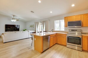 House (4 Bedrooms) | Interior