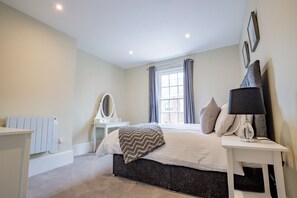 2 Schlafzimmer, Bügeleisen/Bügelbrett, kostenloses WLAN