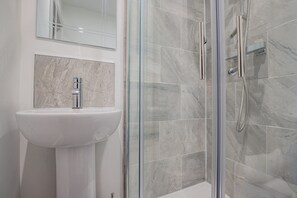 Douche, séchoir à cheveux