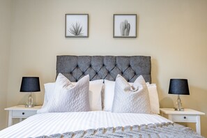 2 habitaciones, tabla de planchar con plancha y wifi gratis 