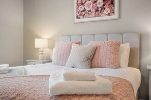 4 chambres, bureau, fer et planche à repasser, Wi-Fi gratuit