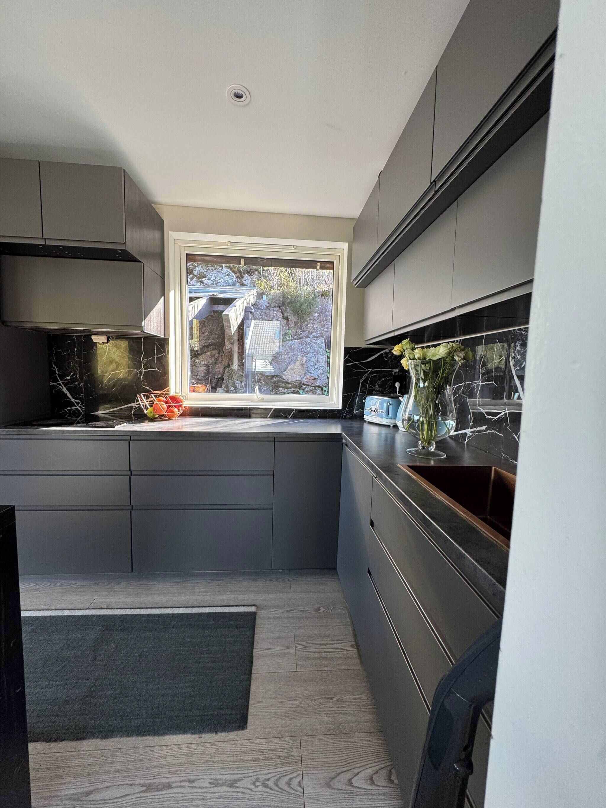 المنشأة من الداخل