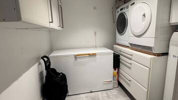 Hus, 5 soverom, balkong, hageutsikt | Klesvask