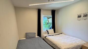 Hus, 5 soverom, balkong, hageutsikt | 5 soverom