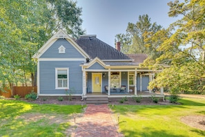 House (2 Bedrooms) | Front of property