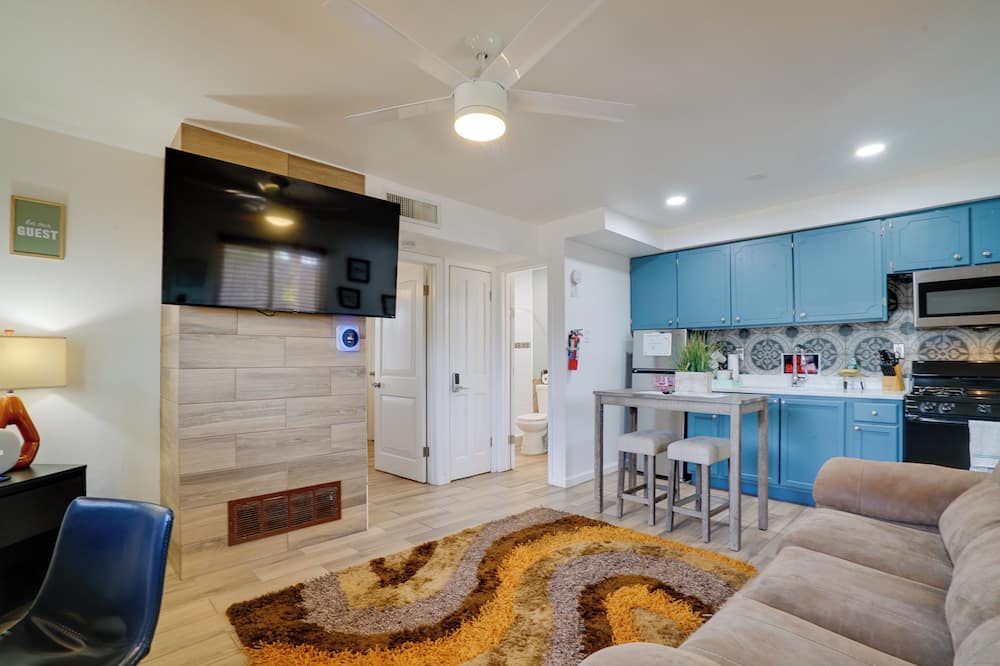 Gated 1BR Apt Near UMC + Texas Tech - Tigua, TX