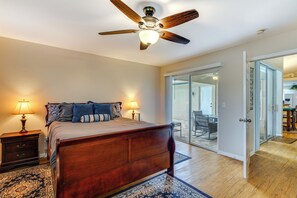 House (3 Bedrooms) | Interior - Family Home w/ Pet-friendly Yard in Fort Myers! (Fort Myers)