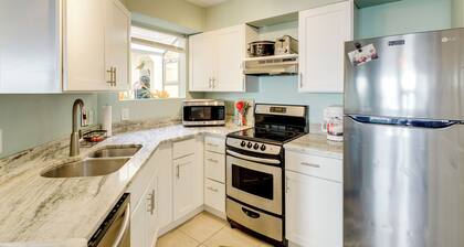 Walk to Beach: 1st-floor Unit w/ Pool in Melbourne