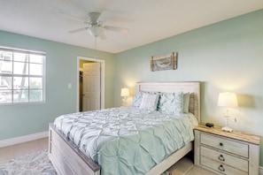Apartment (1 Bedroom) | Interior - Walk to Beach: 1st-floor Unit w/ Pool in Melbourne (Indialantic)