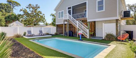 House (4 Bedrooms) | Front of property