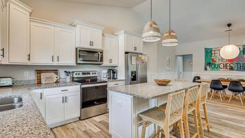 House (4 Bedrooms) | Interior