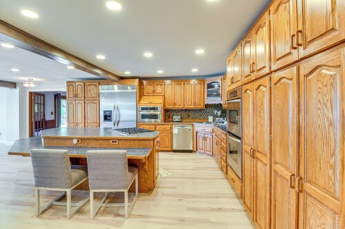 Lakefront Home on 17 Acres: 9 Mi to Dtwn Brainerd!