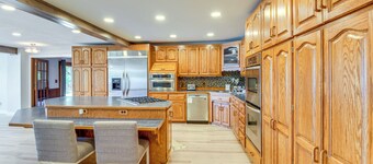 Lakefront Home on 17 Acres: 9 Mi to Dtwn Brainerd!
