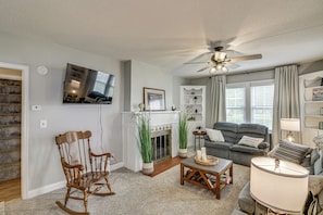 House (3 Bedrooms) | Interior - Hike, Boat, Hunt & Fish: Lake Alec Home w/ Dock! (Cushing)