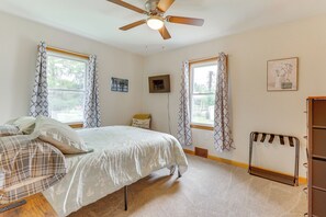 House (2 Bedrooms) | Interior - 4 Mi to Main Street! Family Getaway in Zanesville (Zanesville)