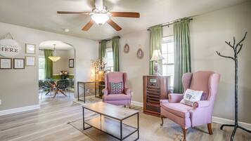 House (4 Bedrooms) | Interior