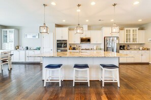 Apartment (3 Bedrooms) | Interior - Spacious Townhome 2 Mi to Bethany Beach Boardwalk (Frankford)