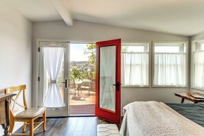 House (4 Bedrooms) | Interior - 1 Mi to Downtown Benicia: Scenic Cliffside Escape (Benicia)
