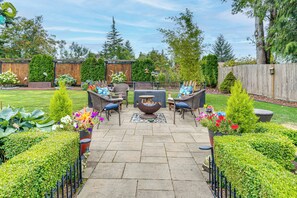 House (4 Bedrooms) | Interior - Amazing Outdoor Space! Everett Escape w/ Hot Tub (Everett)