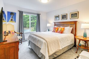 House (4 Bedrooms) | Interior - Amazing Outdoor Space! Everett Escape w/ Hot Tub (Everett)