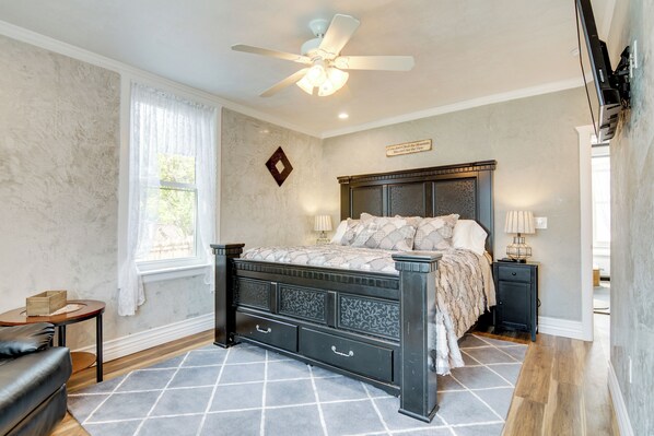 House (5 Bedrooms) | Interior