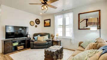 House (5 Bedrooms) | Interior