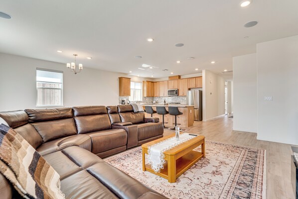 House (3 Bedrooms) | Interior