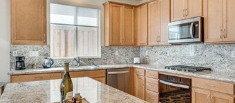 Newly Built Home w/ Patio: 4 Mi to Dtwn Hollister