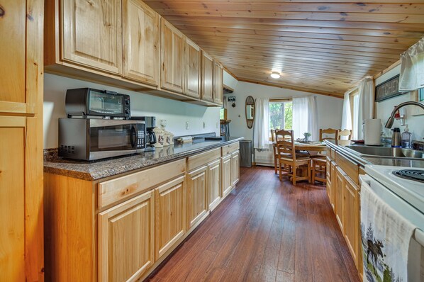 House (2 Bedrooms) | Interior