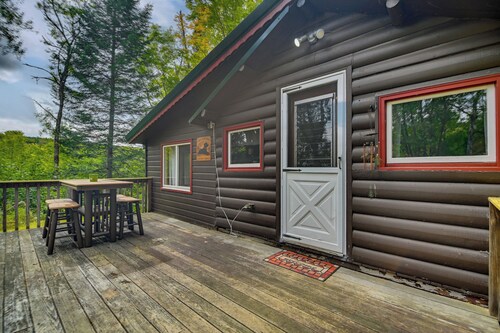 Deck + Fire Pit: Nature Lover's Retreat in Maine!