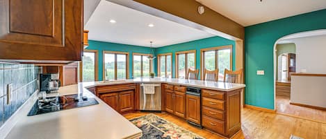 House (3 Bedrooms) | Interior